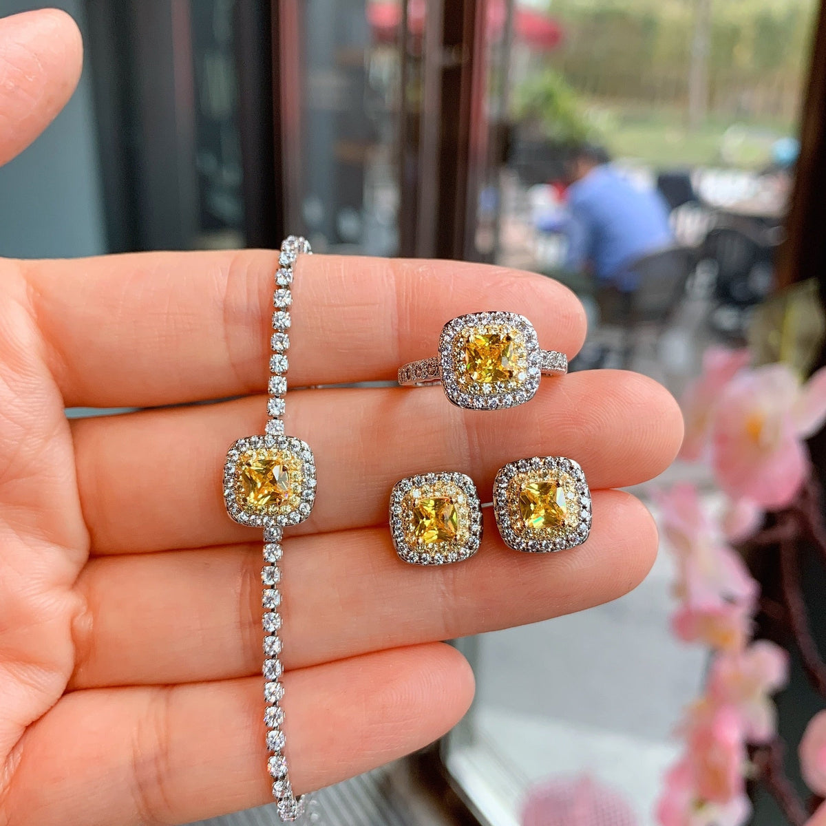 Conjunto Pulseira, Brincos e Anel de Zircônia Amarelo Topázio